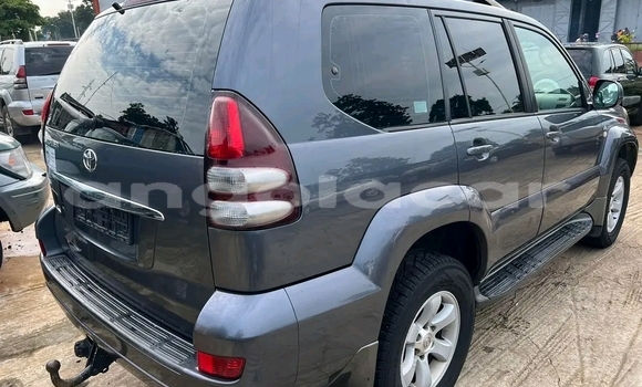 Acheter Occasion Voiture Toyota Prado Gris à Luanda, Province de Luanda Acheter Occasion Voiture Toyota Prado Gris à Luanda, Province de Luanda