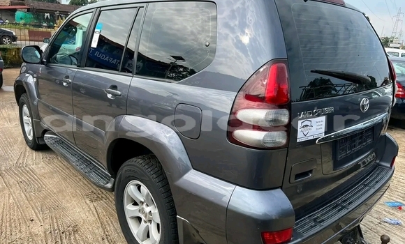 Acheter Occasion Voiture Toyota Prado Gris à Luanda, Province de Luanda Acheter Occasion Voiture Toyota Prado Gris à Luanda, Province de Luanda