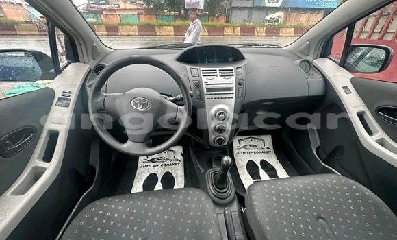 Comprar Usado Toyota Yaris Azul Carro em Luanda em Luanda Province Comprar Usado Toyota Yaris Azul Carro em Luanda em Luanda Province