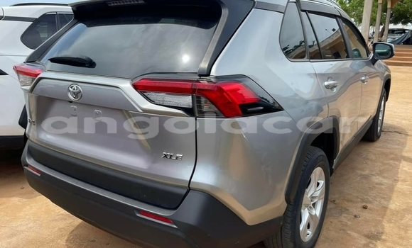 Acheter Occasion Voiture Toyota RAV4 Gris à Luanda, Province de Luanda Acheter Occasion Voiture Toyota RAV4 Gris à Luanda, Province de Luanda