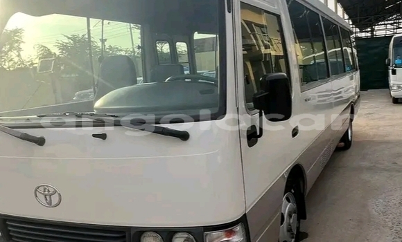 Comprar Usado Toyota Coaster Branco Carro em Luanda em Luanda Province Comprar Usado Toyota Coaster Branco Carro em Luanda em Luanda Province
