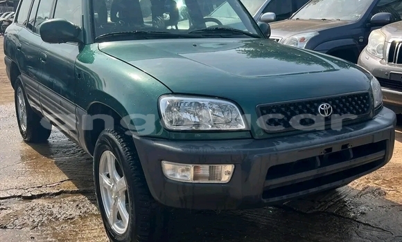 Comprar Usado Toyota RAV4 Verde Carro em Luanda em Luanda Province Comprar Usado Toyota RAV4 Verde Carro em Luanda em Luanda Province