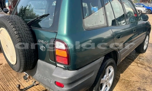 Comprar Usado Toyota RAV4 Verde Carro em Luanda em Luanda Province Comprar Usado Toyota RAV4 Verde Carro em Luanda em Luanda Province
