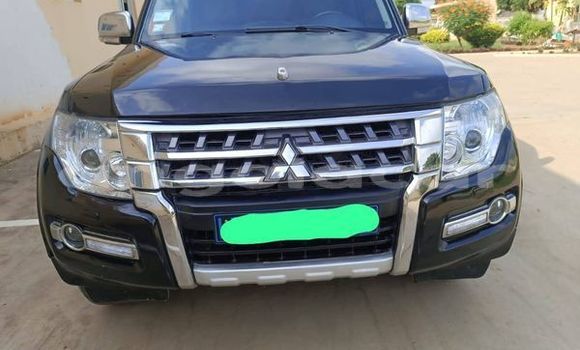 Buy Used Mitsubishi Pajero Black Car in Luanda in Luanda Province