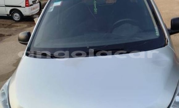 Comprar Usado Hyundai i10 Azul Carro em Luanda em Luanda Province