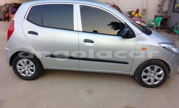 Comprar Usado Hyundai i10 Azul Carro em Luanda em Luanda Province Comprar Usado Hyundai i10 Azul Carro em Luanda em Luanda Province