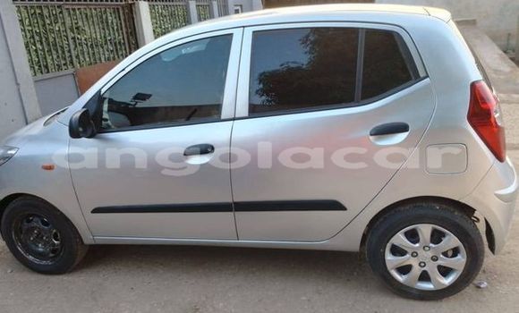 Comprar Usado Hyundai i10 Azul Carro em Luanda em Luanda Province Comprar Usado Hyundai i10 Azul Carro em Luanda em Luanda Province