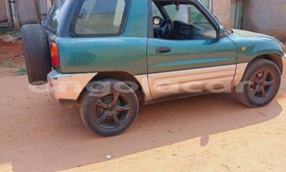 Comprar Usado Toyota RAV4 Verde Carro em Luanda em Luanda Province Comprar Usado Toyota RAV4 Verde Carro em Luanda em Luanda Province