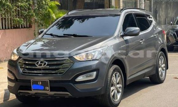 Comprar Usado Hyundai Santa Fe Bege Carro em Luanda em Luanda Province