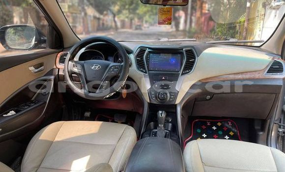 Acheter Occasion Voiture Hyundai Santa Fe Beige à Luanda, Province de Luanda Acheter Occasion Voiture Hyundai Santa Fe Beige à Luanda, Province de Luanda