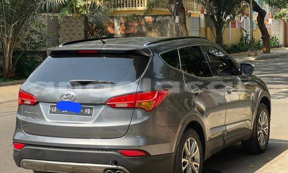 Acheter Occasion Voiture Hyundai Santa Fe Beige à Luanda, Province de Luanda Acheter Occasion Voiture Hyundai Santa Fe Beige à Luanda, Province de Luanda