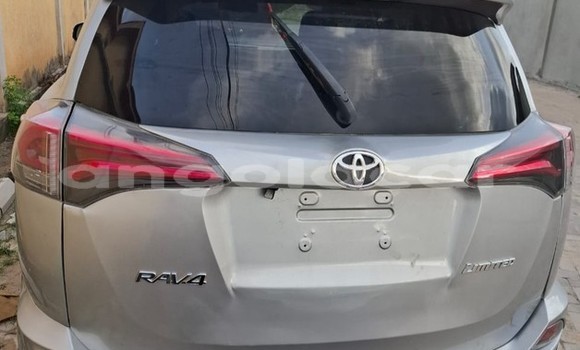 Buy Used Toyota RAV4 White Car in Luanda in Luanda Province Buy Used Toyota RAV4 White Car in Luanda in Luanda Province