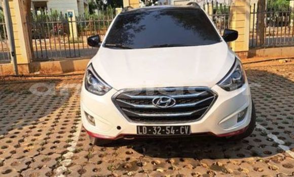 Buy Used Hyundai Tucson White Car in Luanda in Luanda Province Buy Used Hyundai Tucson White Car in Luanda in Luanda Province