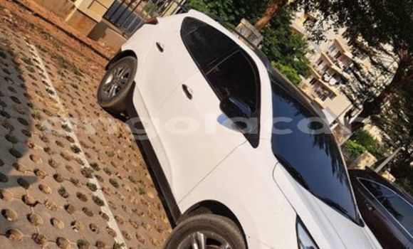 Acheter Occasion Voiture Hyundai Tucson Blanc à Luanda, Province de Luanda Acheter Occasion Voiture Hyundai Tucson Blanc à Luanda, Province de Luanda