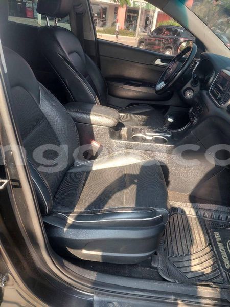 Big with watermark kia sportage luanda province luanda 35733