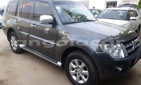 Comprar Usado Mitsubishi Pajero Branco Carro em Luanda em Luanda Province Comprar Usado Mitsubishi Pajero Branco Carro em Luanda em Luanda Province