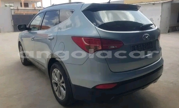 Buy Used Hyundai Santa Fe Blue Car in Luanda in Luanda Province Buy Used Hyundai Santa Fe Blue Car in Luanda in Luanda Province