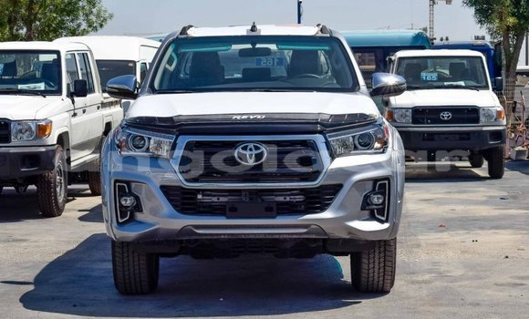 Comprar Novo Toyota Hilux Prata Carro em Benguela em Benguela Comprar Novo Toyota Hilux Prata Carro em Benguela em Benguela