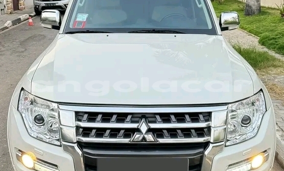 Acheter Occasion Voiture Mitsubishi Pajero Blanc à Luanda, Province de Luanda Acheter Occasion Voiture Mitsubishi Pajero Blanc à Luanda, Province de Luanda