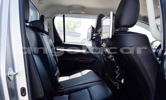 Comprar Novo Toyota Hilux Prata Carro em Benguela em Benguela Comprar Novo Toyota Hilux Prata Carro em Benguela em Benguela