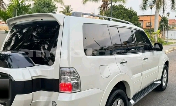 Buy Used Mitsubishi Pajero White Car in Luanda in Luanda Province Buy Used Mitsubishi Pajero White Car in Luanda in Luanda Province