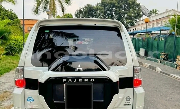 Buy Used Mitsubishi Pajero White Car in Luanda in Luanda Province Buy Used Mitsubishi Pajero White Car in Luanda in Luanda Province