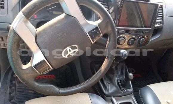 Acheter Occasion Voiture Toyota Hilux Blanc à Camabatela, Uige Acheter Occasion Voiture Toyota Hilux Blanc à Camabatela, Uige