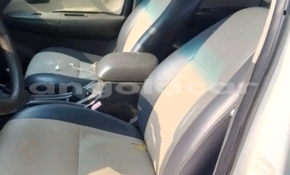 Acheter Occasion Voiture Toyota Hilux Blanc à Camabatela, Uige Acheter Occasion Voiture Toyota Hilux Blanc à Camabatela, Uige