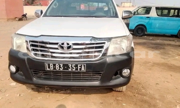 Acheter Occasion Voiture Toyota Hilux Blanc à Camabatela, Uige Acheter Occasion Voiture Toyota Hilux Blanc à Camabatela, Uige