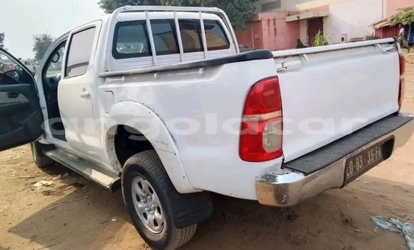 Acheter Occasion Voiture Toyota Hilux Blanc à Camabatela, Uige Acheter Occasion Voiture Toyota Hilux Blanc à Camabatela, Uige