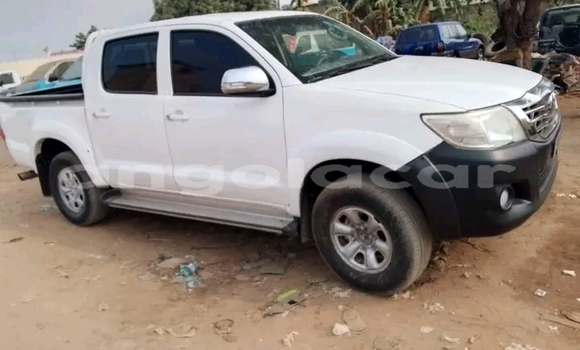 Acheter Occasion Voiture Toyota Hilux Blanc à Camabatela, Uige Acheter Occasion Voiture Toyota Hilux Blanc à Camabatela, Uige