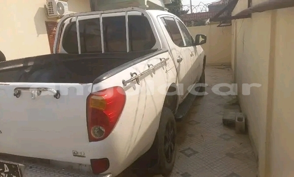 Buy Used Mitsubishi L200 White Car in Benguela in Benguela Buy Used Mitsubishi L200 White Car in Benguela in Benguela