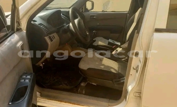 Buy Used Mitsubishi L200 White Car in Benguela in Benguela Buy Used Mitsubishi L200 White Car in Benguela in Benguela