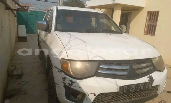 Buy Used Mitsubishi L200 White Car in Benguela in Benguela Buy Used Mitsubishi L200 White Car in Benguela in Benguela
