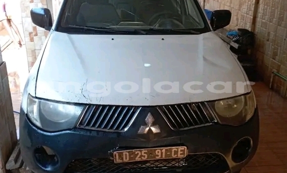 Comprar Usado Mitsubishi L200 Branco Carro em Caala em Huambo Comprar Usado Mitsubishi L200 Branco Carro em Caala em Huambo