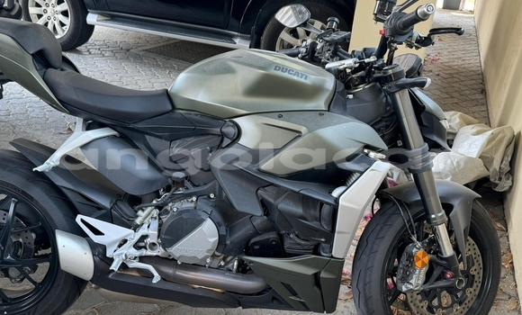 Comprar Usado Ducati Streetfighter Preto Moto em Benguela em Benguela