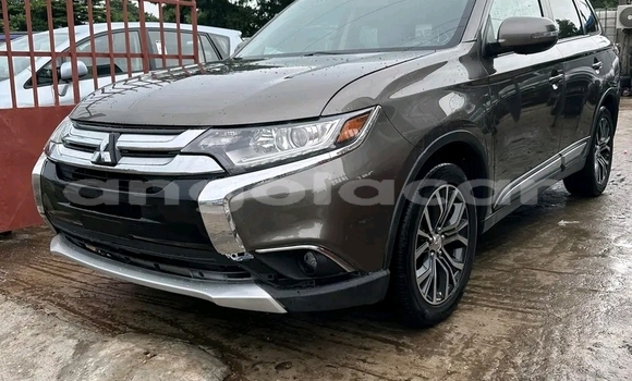 Buy Used Mitsubishi Outlander Brown Car in Luanda in Luanda Province Buy Used Mitsubishi Outlander Brown Car in Luanda in Luanda Province