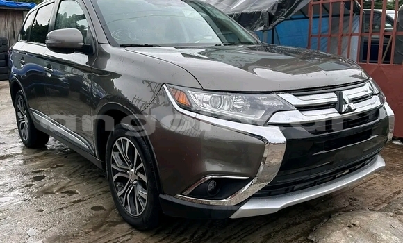 Comprar Usado Mitsubishi Outlander Marrom Carro em Luanda em Luanda Province Comprar Usado Mitsubishi Outlander Marrom Carro em Luanda em Luanda Province
