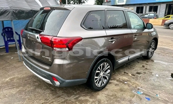 Comprar Usado Mitsubishi Outlander Marrom Carro em Luanda em Luanda Province Comprar Usado Mitsubishi Outlander Marrom Carro em Luanda em Luanda Province