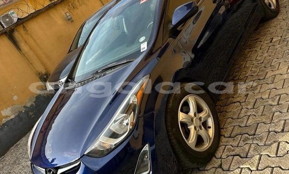 Comprar Usado Hyundai Elantra Azul Carro em Luanda em Luanda Province