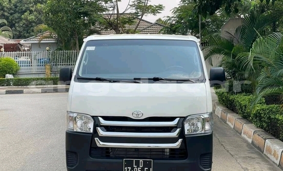 Acheter Occasion Voiture Toyota Hiace Blanc à Luanda, Province de Luanda Acheter Occasion Voiture Toyota Hiace Blanc à Luanda, Province de Luanda
