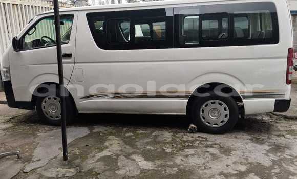 Comprar Usado Toyota Hiace Branco Carro em Luanda em Luanda Province