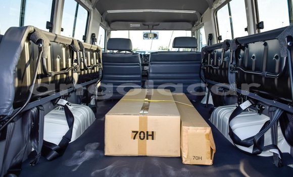 Comprar Novo Toyota Land Cruiser Branco Carro em Caala em Huambo Comprar Novo Toyota Land Cruiser Branco Carro em Caala em Huambo