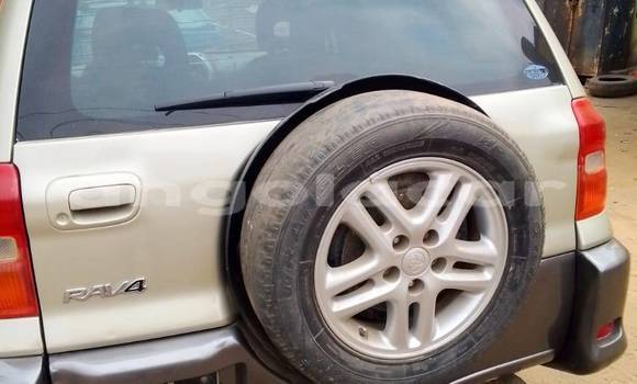 Comprar Usado Toyota RAV4 Outro Carro em Caala em Huambo Comprar Usado Toyota RAV4 Outro Carro em Caala em Huambo