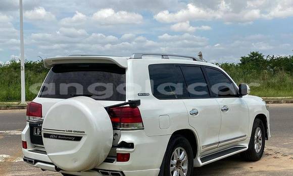 Comprar Usado Toyota Land Cruiser Branco Carro em Caluquembe em Huila Comprar Usado Toyota Land Cruiser Branco Carro em Caluquembe em Huila
