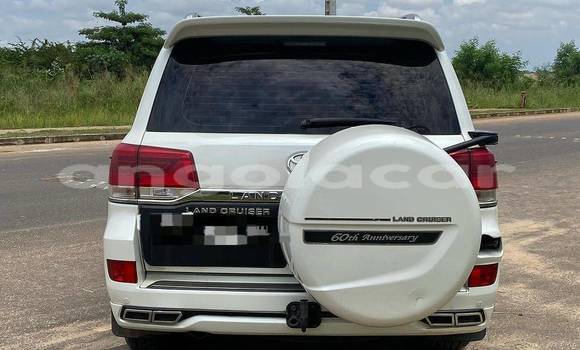 Comprar Usado Toyota Land Cruiser Branco Carro em Caluquembe em Huila Comprar Usado Toyota Land Cruiser Branco Carro em Caluquembe em Huila