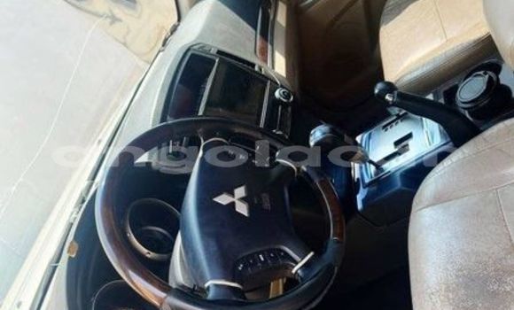 Comprar Usado Toyota Land Cruiser Branco Carro em Caluquembe em Huila Comprar Usado Toyota Land Cruiser Branco Carro em Caluquembe em Huila