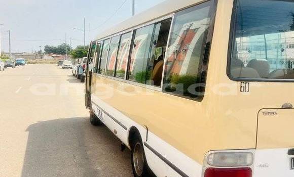 Comprar Usado Toyota Coaster Outro Carro em Camacupa em Bie Comprar Usado Toyota Coaster Outro Carro em Camacupa em Bie