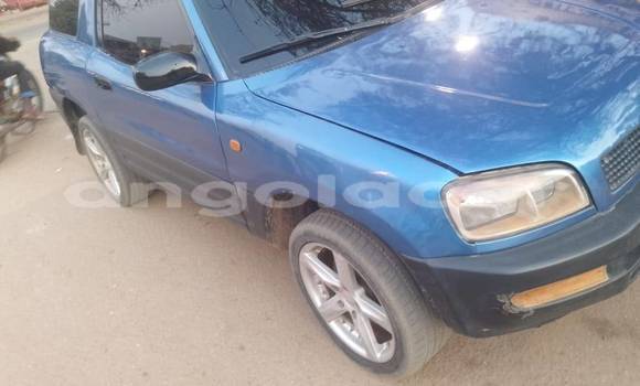 Acheter Occasion Voiture Toyota RAV4 Bleu à Camabatela, Uige Acheter Occasion Voiture Toyota RAV4 Bleu à Camabatela, Uige