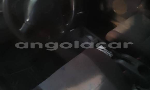 Comprar Usado Toyota RAV4 Azul Carro em Camabatela em Uige Comprar Usado Toyota RAV4 Azul Carro em Camabatela em Uige